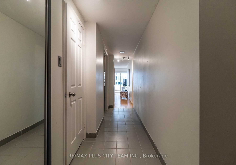 717-bay-street-toronto-ontario-c13127626