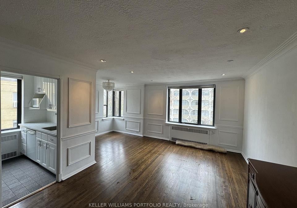 150-farnham-avenue-toronto-ontario-c13127694