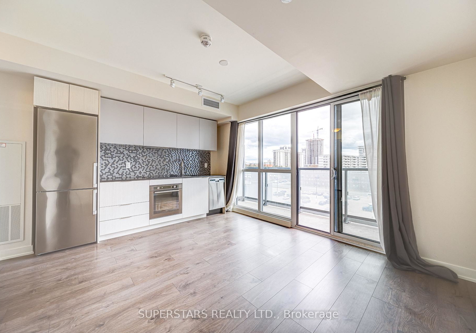 2-sonic-way-east-york-ontario-c13127704