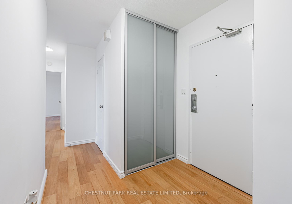 60-pavane-linkway-east-york-ontario-c13128070
