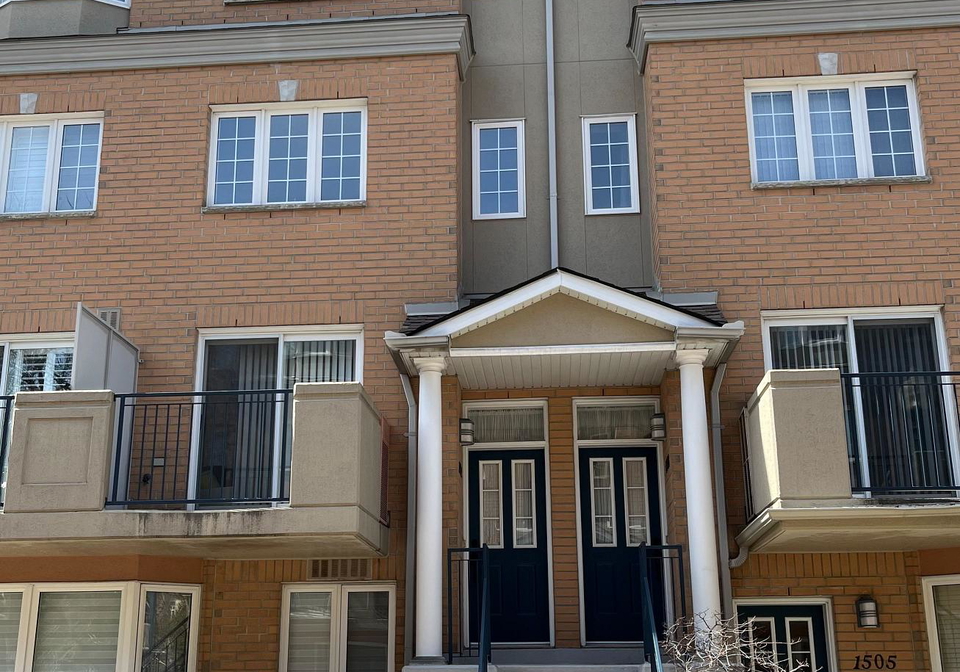 28-e-sommerset-way-e-north-york-ontario-c13128190