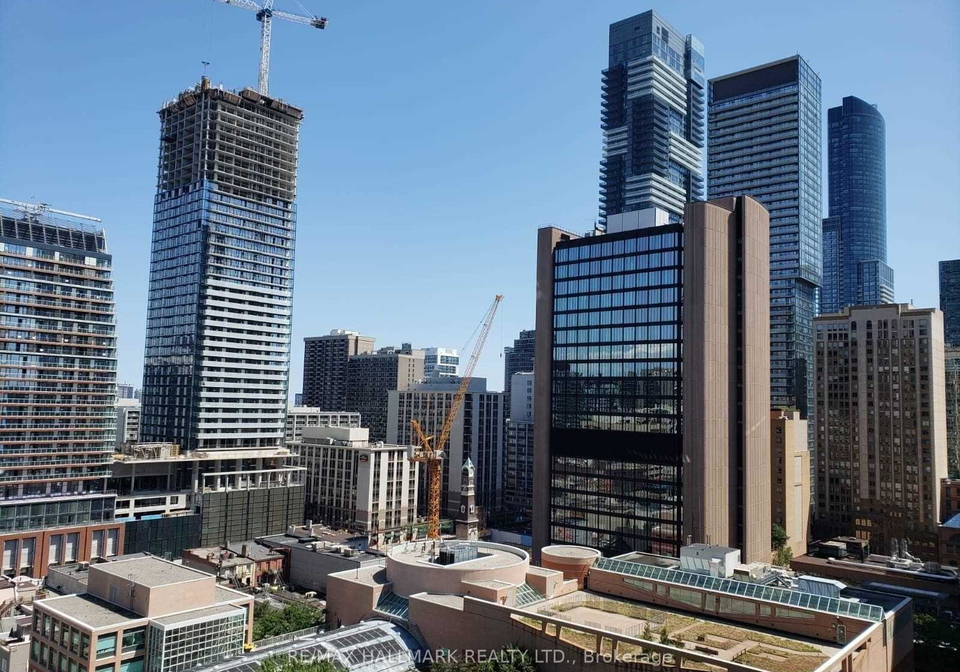 909-bay-street-toronto-ontario-c13128356