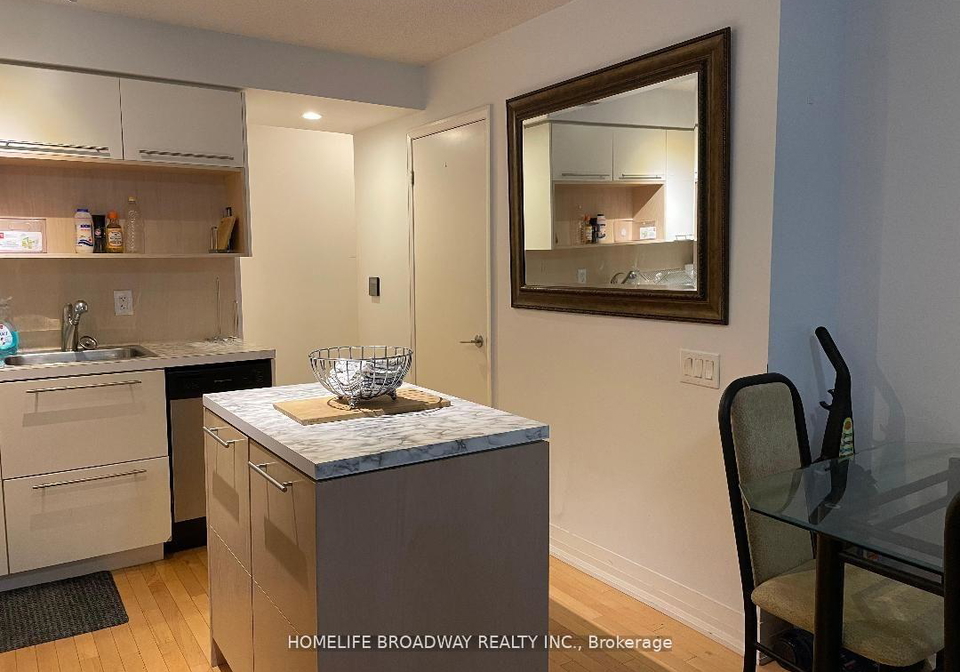 25-carlton-street-toronto-ontario-c13129018
