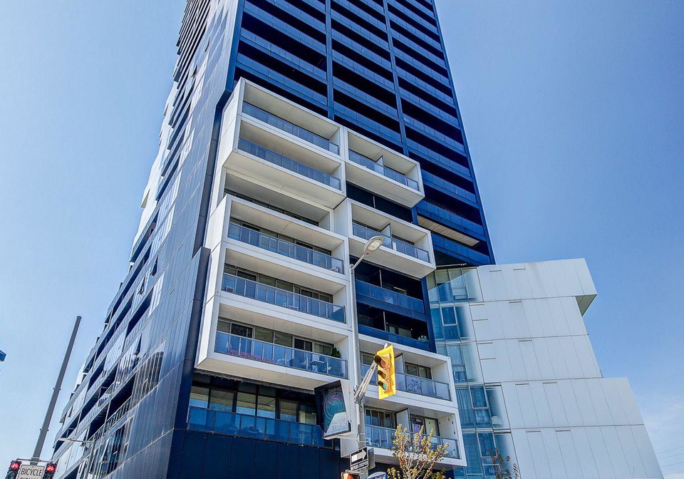 170-bayview-avenue-toronto-ontario-c13129470