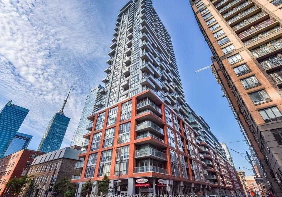 126-simcoe-street-toronto-ontario-c13129528