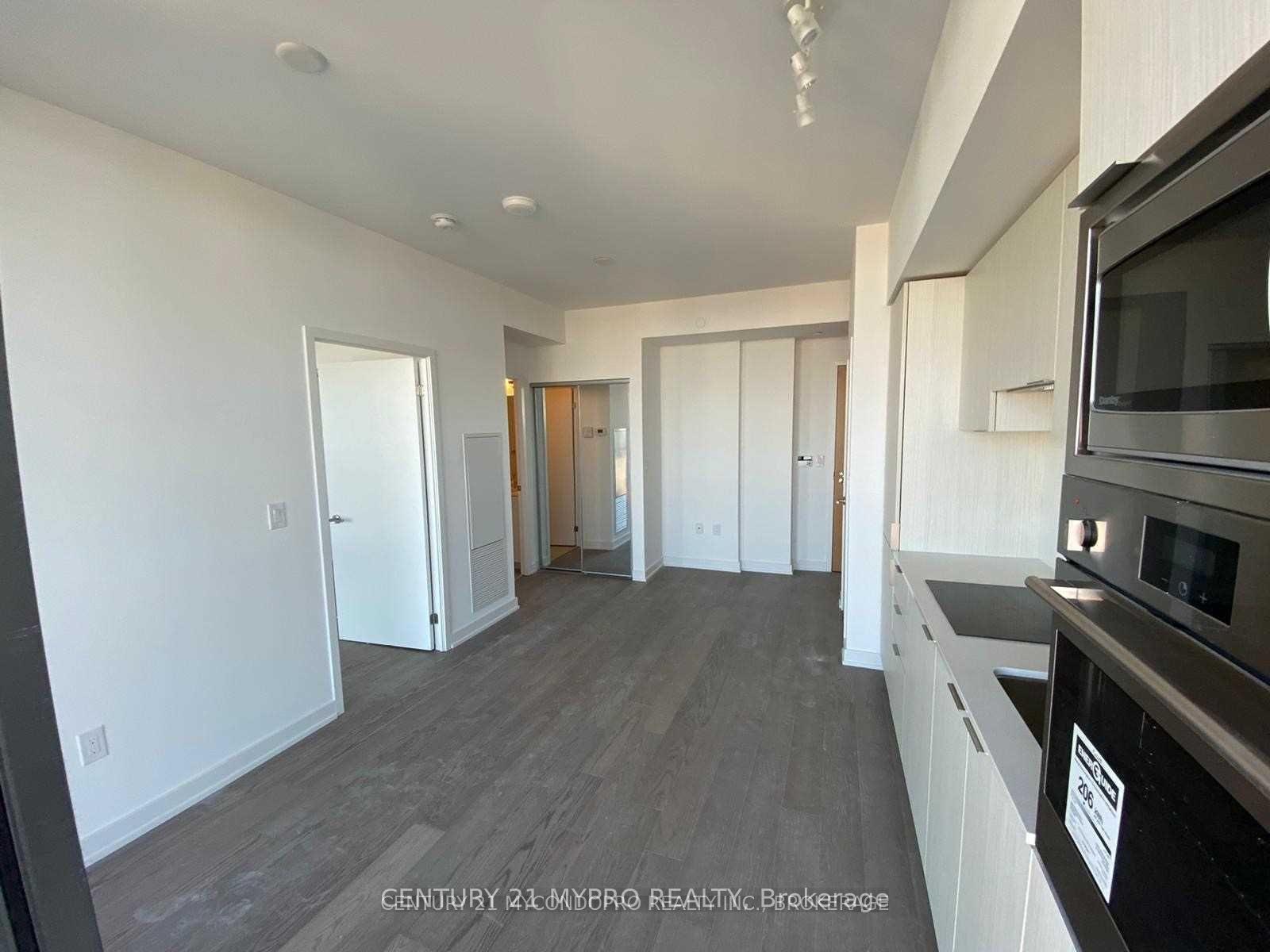 11-wellesley-street-toronto-ontario-c13130450