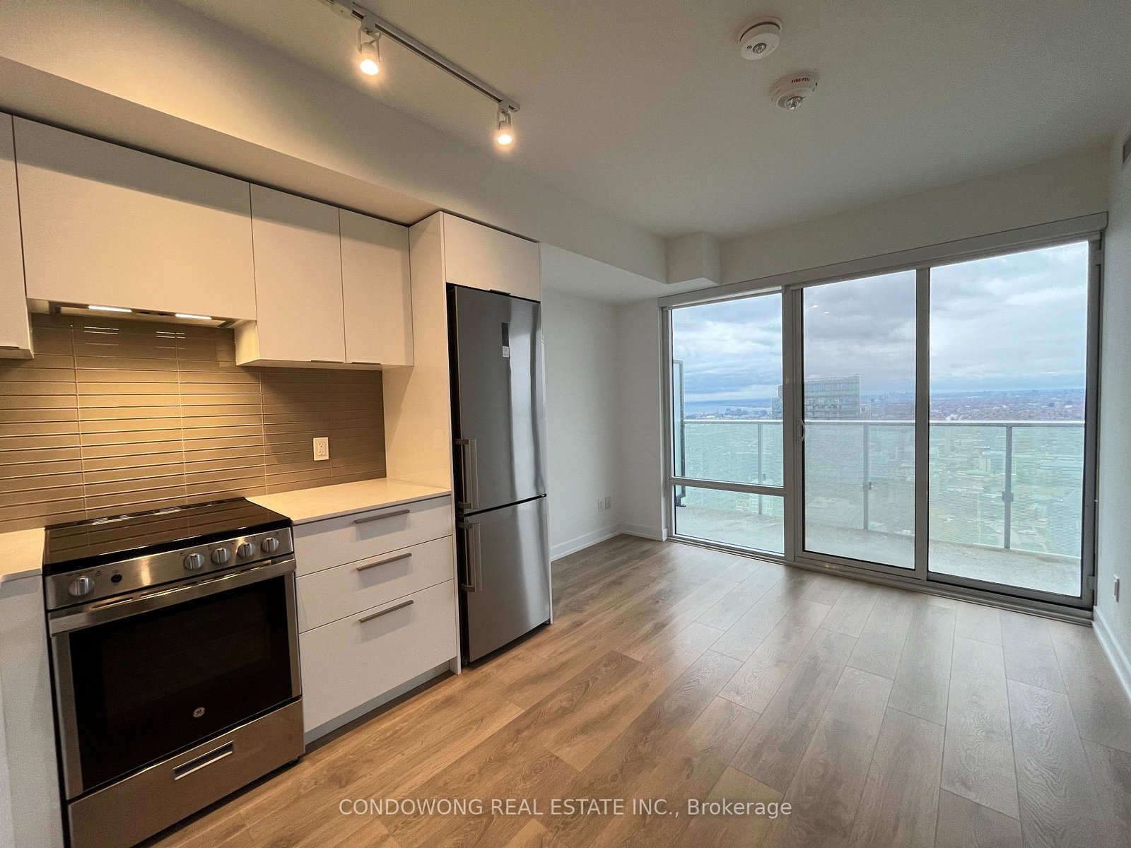 501-yonge-street-toronto-ontario-c13130658