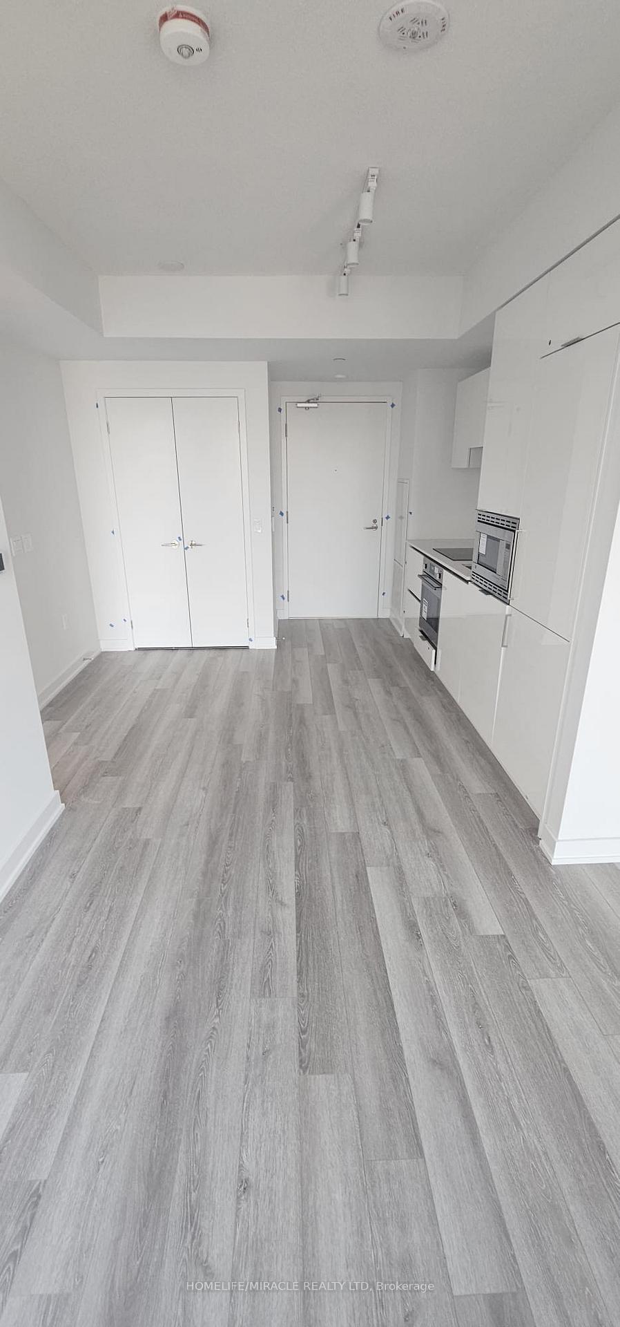 234-simcoe-street-toronto-ontario-c13130800