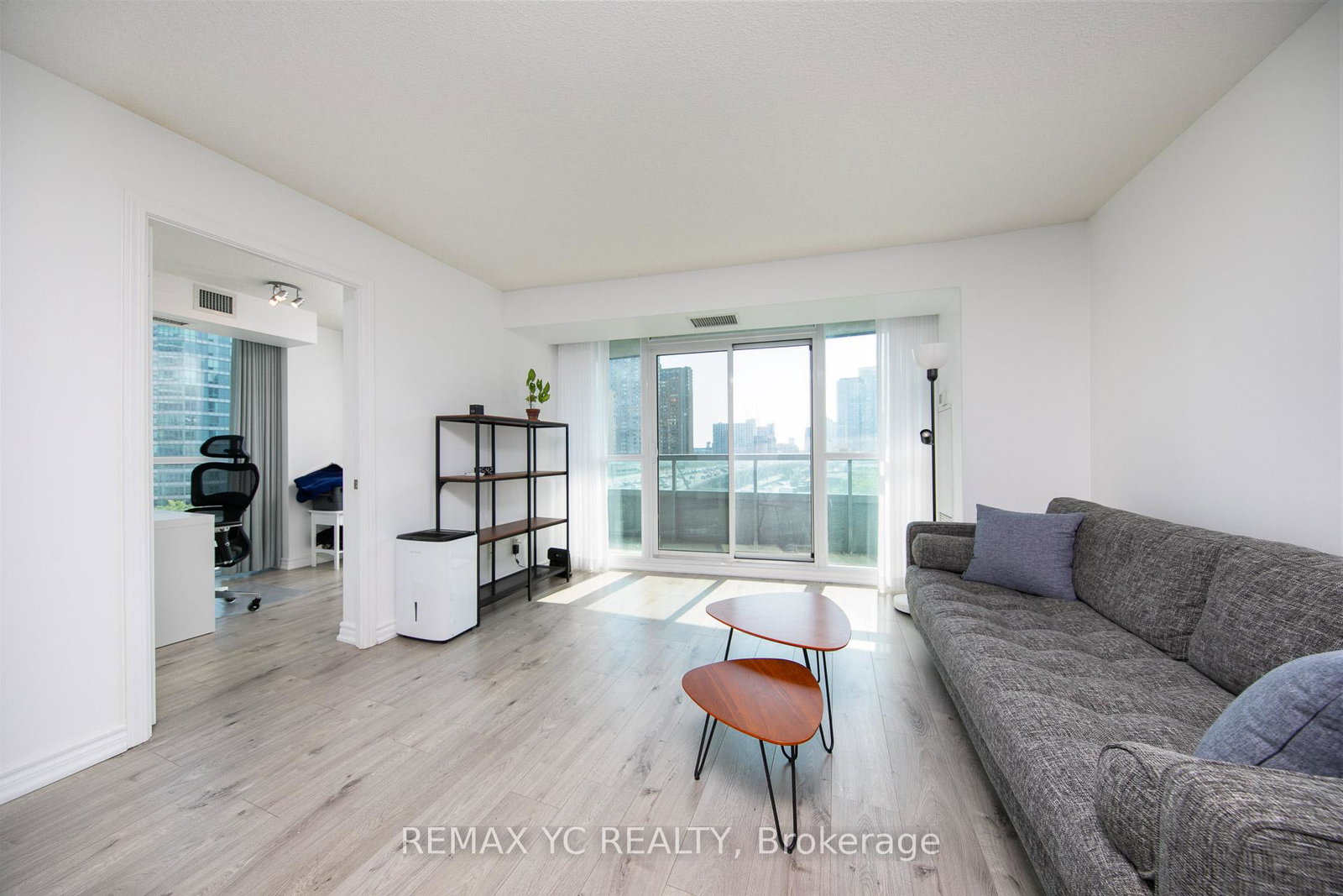 25-lower-simcoe-street-toronto-ontario-c13130814