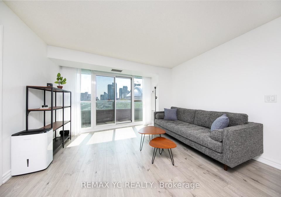 25-lower-simcoe-street-toronto-ontario-c13130814