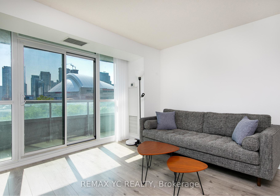 25-lower-simcoe-street-toronto-ontario-c13130814