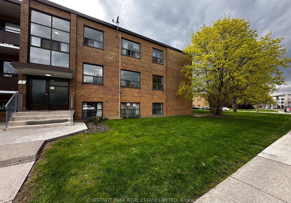 1-wingreen-court-north-york-ontario-c13131054