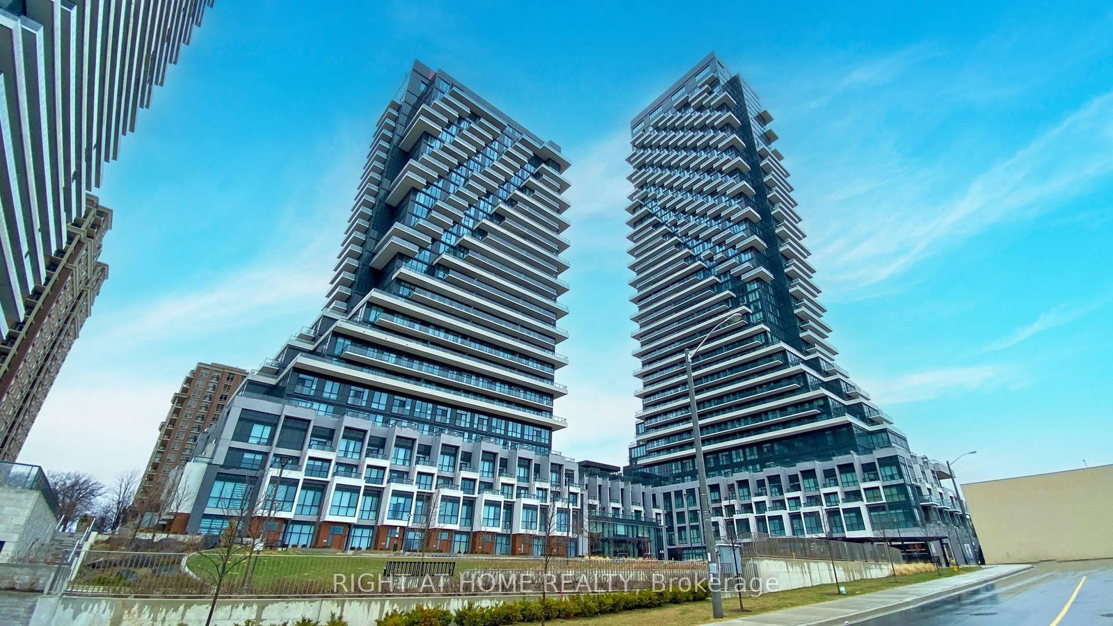 20-inn-on-the-park-drive-north-york-ontario-c13131436