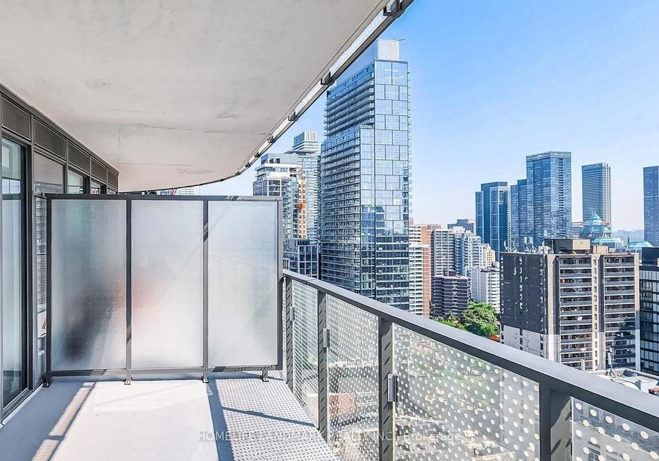 11-wellesley-street-w-toronto-ontario-c13131626