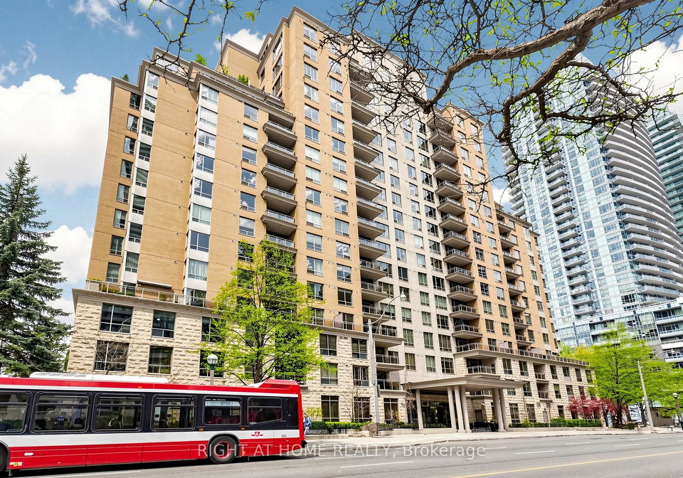 123-eglinton-avenue-e-toronto-ontario-c13132016