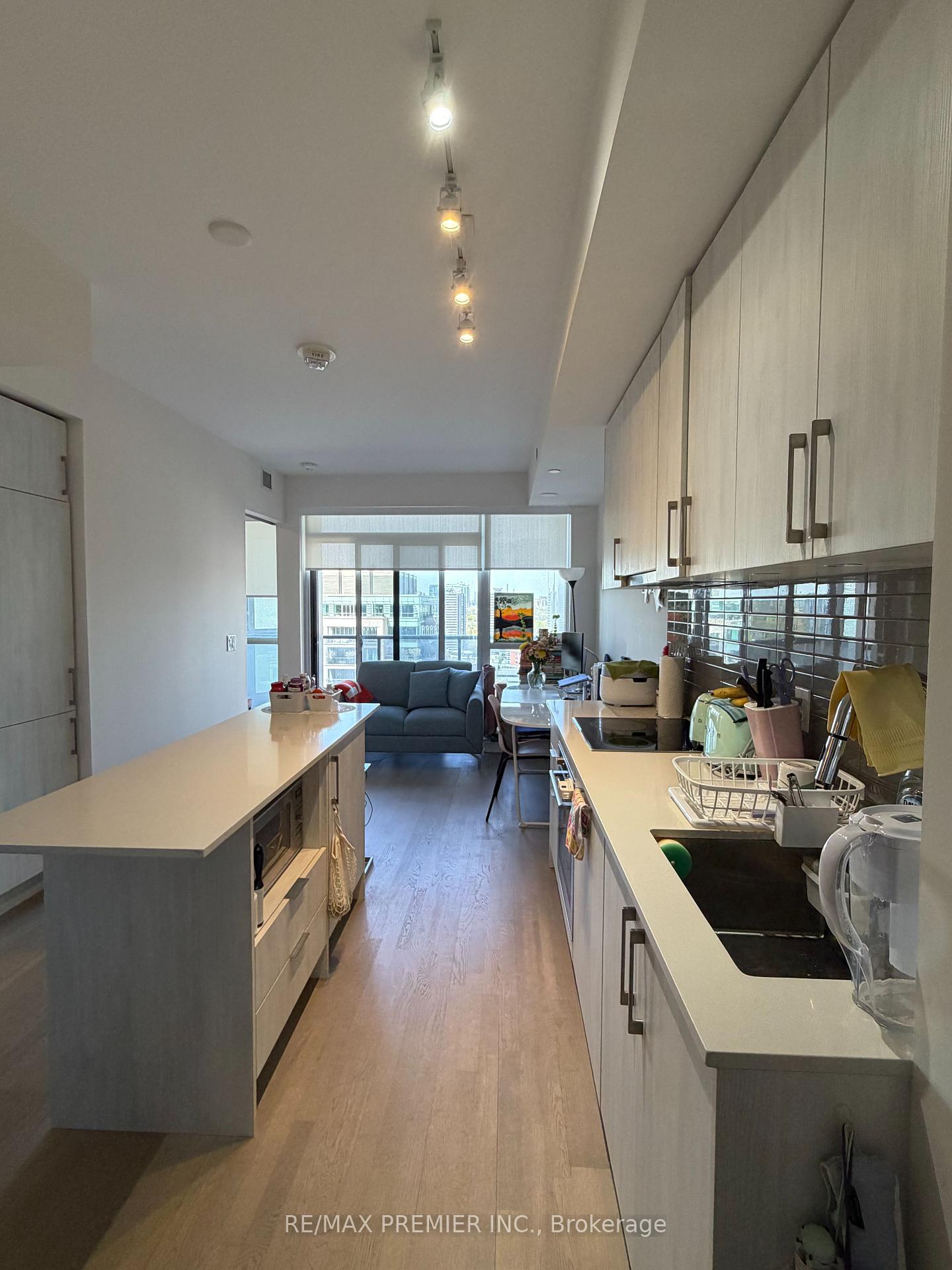 88-cumberland-street-toronto-ontario-c13132286