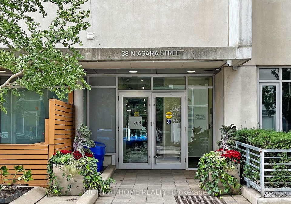 38-niagara-street-toronto-ontario-c13132306