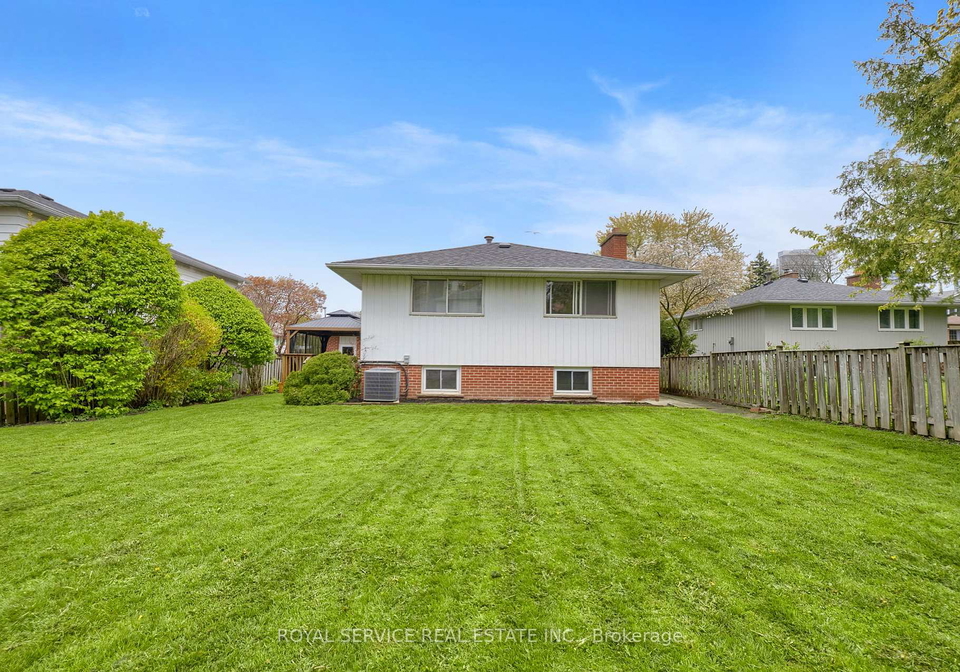27-skyview-crescent-north-york-ontario-c13132352