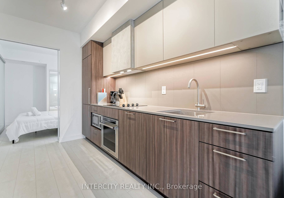 19-western-battery-road-toronto-ontario-c13132538