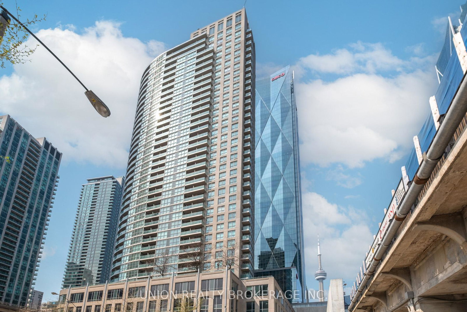 18-yonge-street-toronto-ontario-c13132636