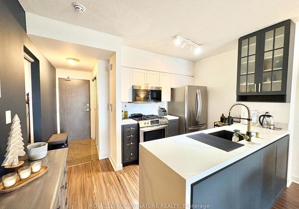 10-navy-wharf-court-toronto-ontario-c13132644