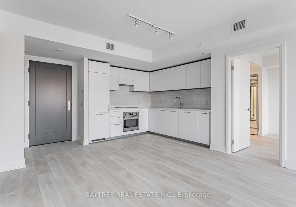 33-frederick-todd-way-east-york-ontario-c13132708
