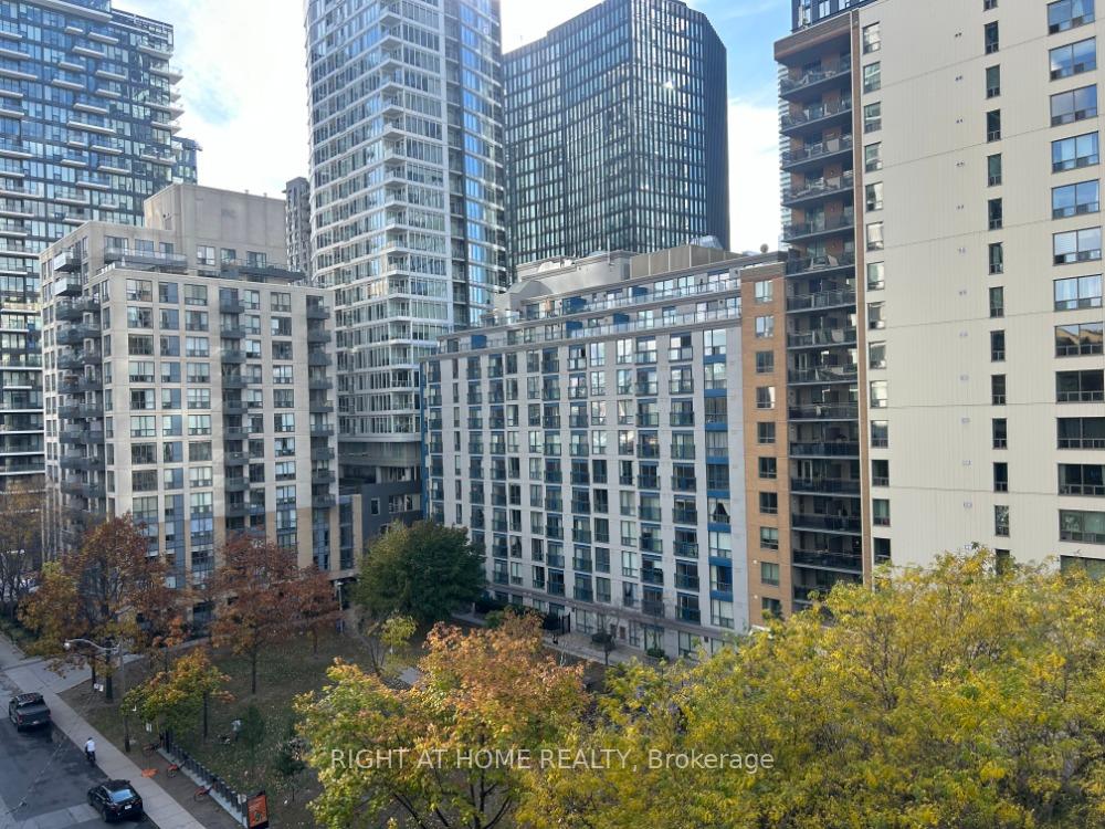 77-mutual-street-toronto-ontario-c13132794