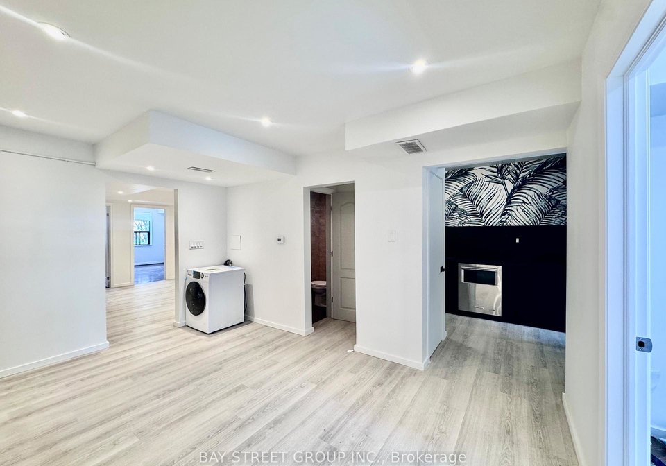 373-eglinton-avenue-w-toronto-ontario-c13133308