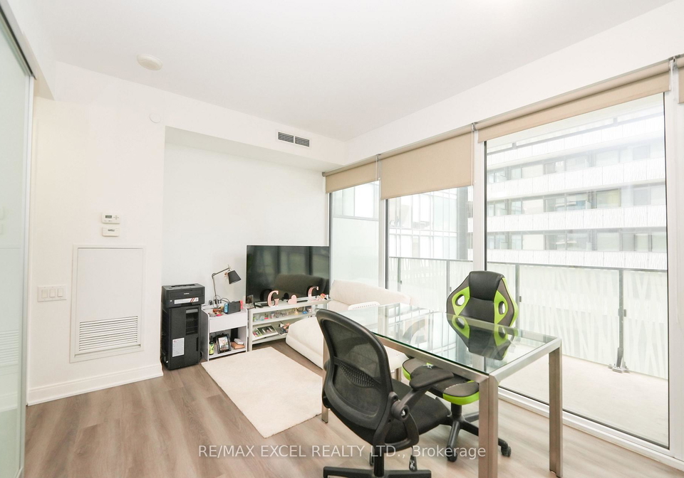 42-charles-street-e-toronto-ontario-c13133328