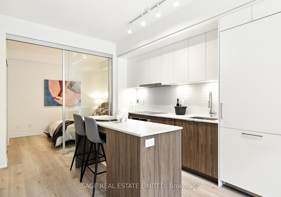 863-st-clair-avenue-w-toronto-ontario-c13133456
