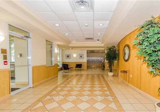 650-lawrence-avenue-w-toronto-ontario-c13133510
