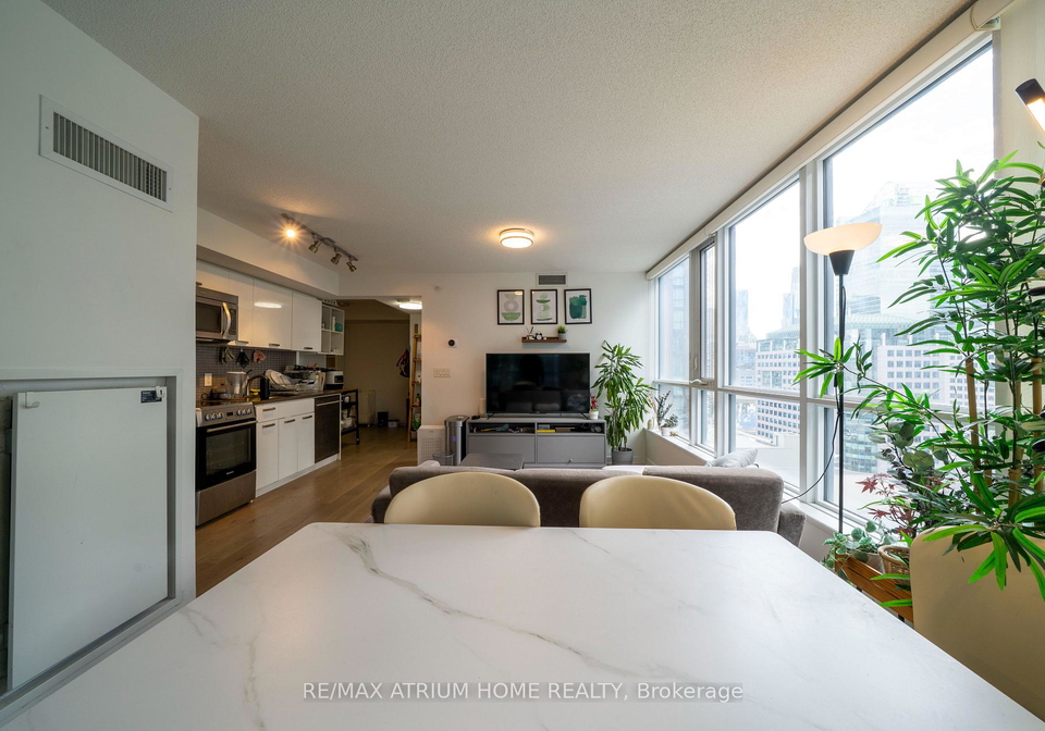 295-adelaide-street-w-toronto-ontario-c13133610