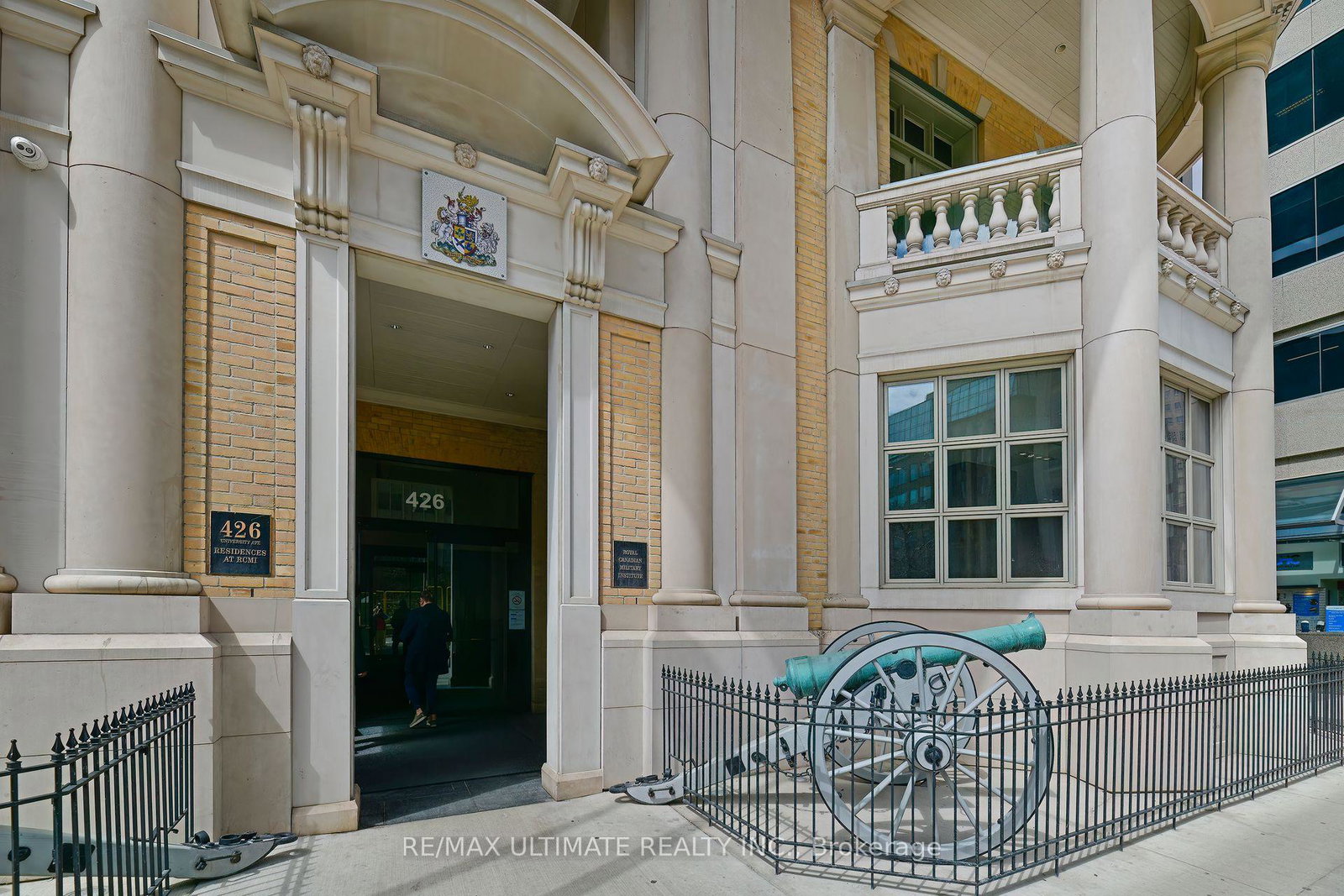 426-university-avenue-toronto-ontario-c13133784