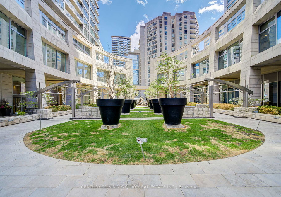 2181-yonge-street-toronto-ontario-c13134284