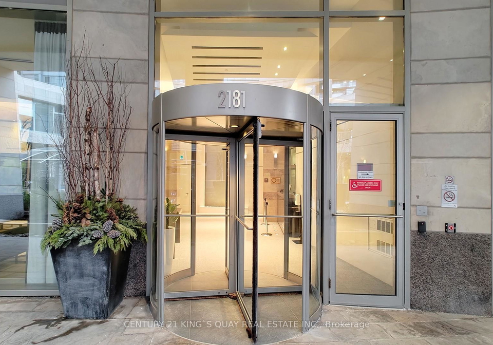 2181-yonge-street-toronto-ontario-c13134284