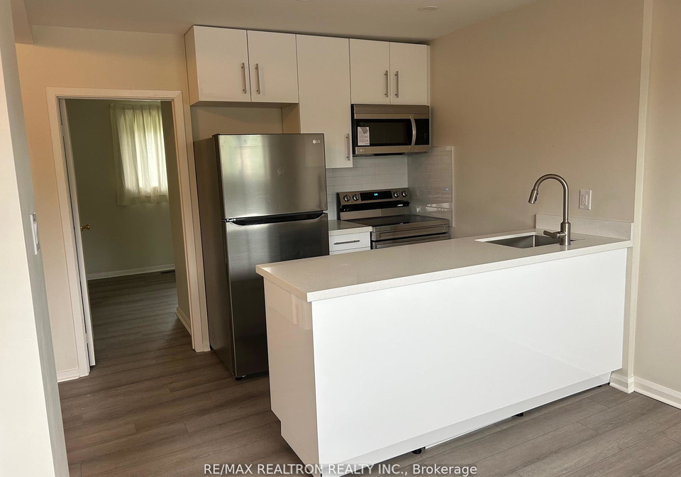 22-tanjoe-crescent-toronto-ontario-c13134428