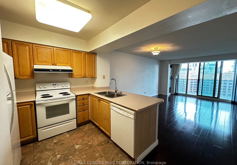 750-bay-street-toronto-ontario-c13134560