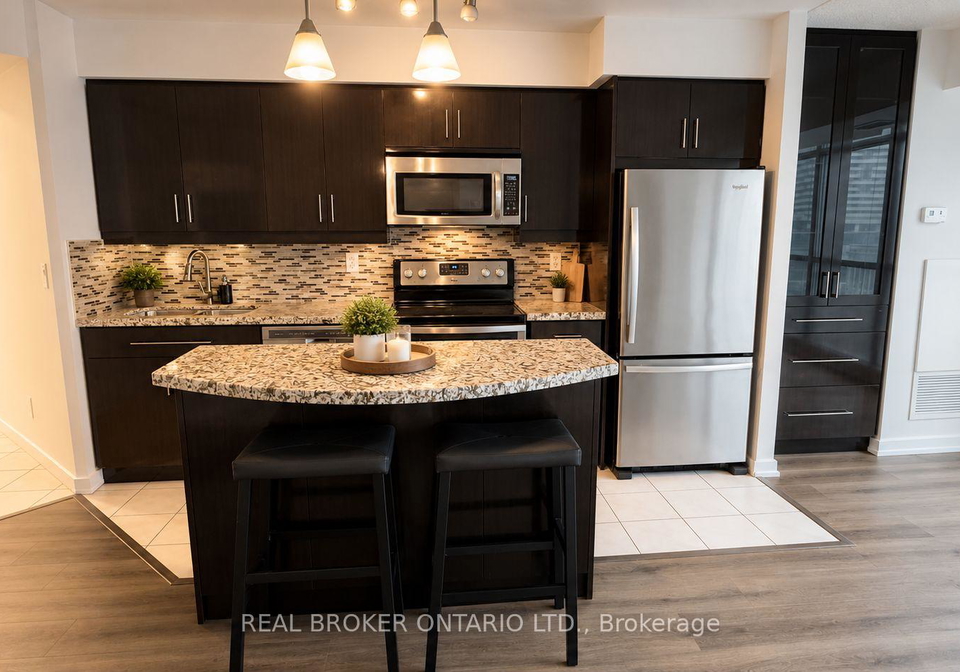 18-yonge-street-toronto-ontario-c13134582