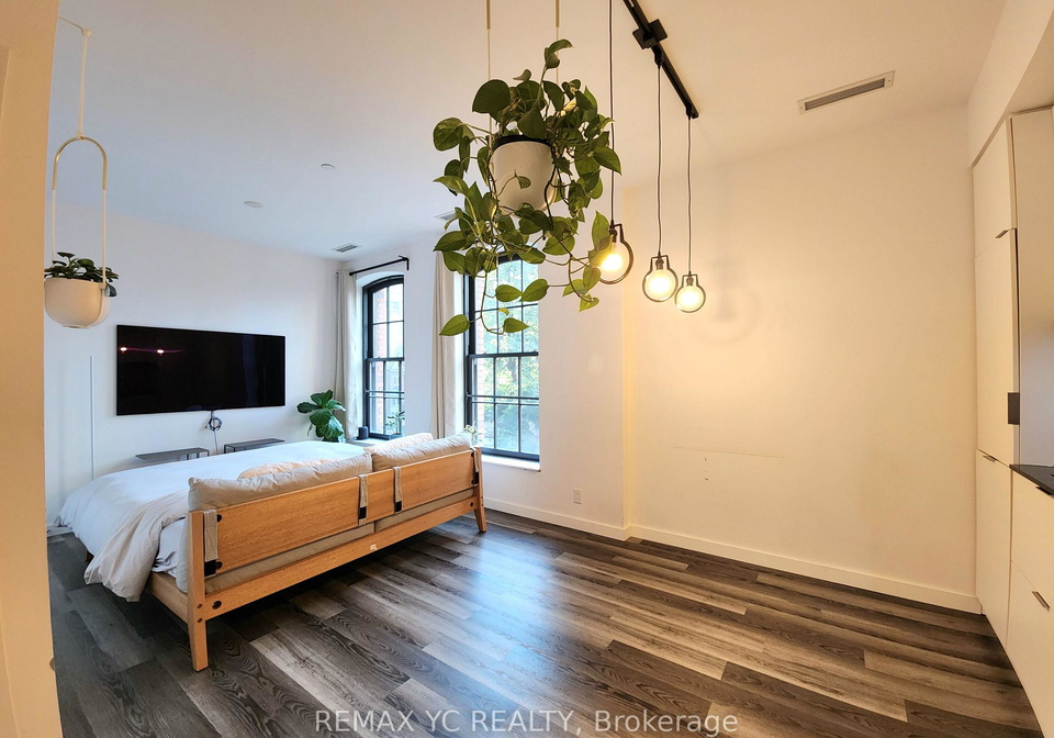 5-st-joseph-street-toronto-ontario-c13134792