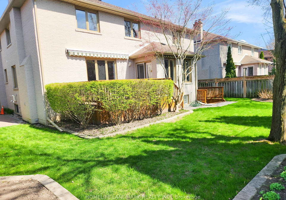 16-lawnview-drive-north-york-ontario-c13134928