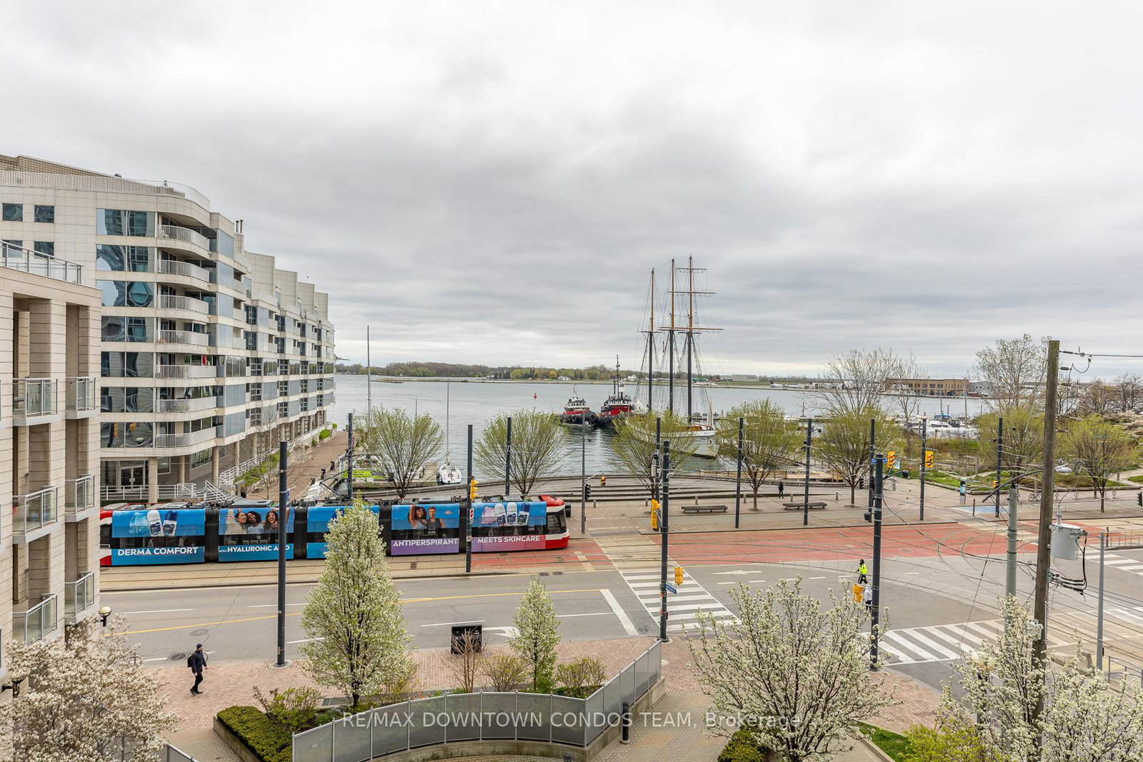 410-queens-quay-w-toronto-ontario-c13135356