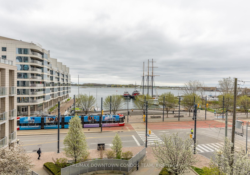 410-queens-quay-w-toronto-ontario-c13135356