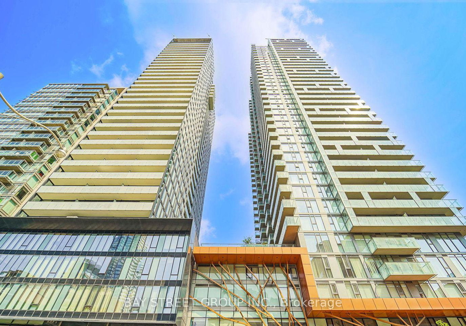 50-wellesley-street-e-toronto-ontario-c13135462