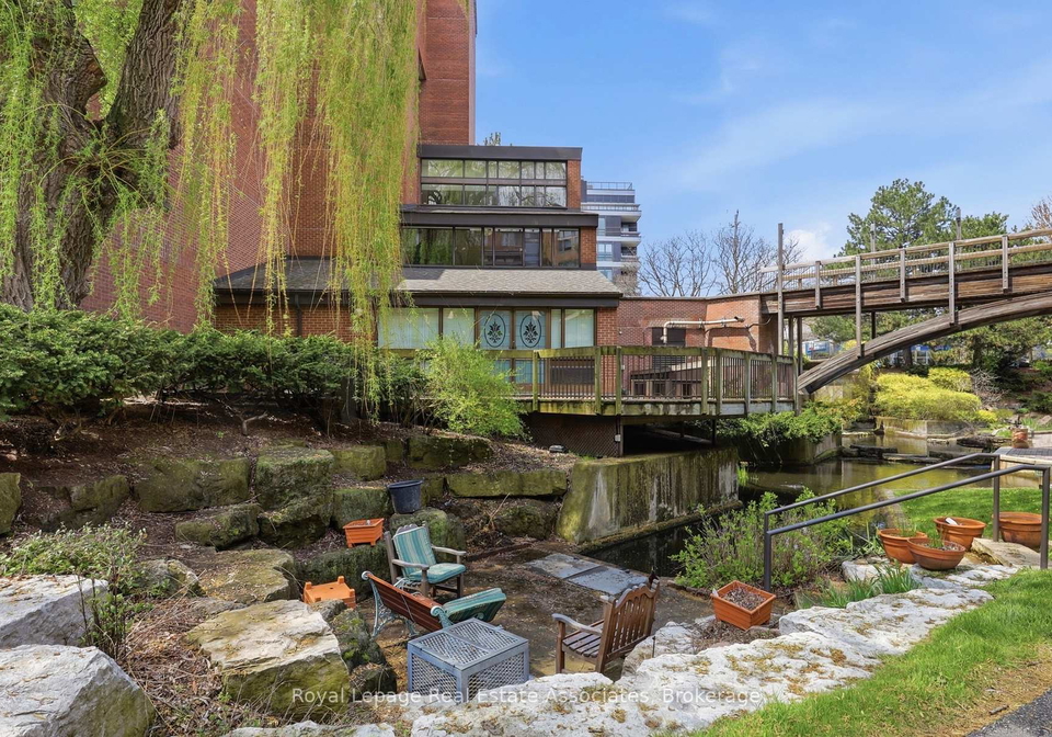 40-sylvan-valley-way-toronto-ontario-c13135542