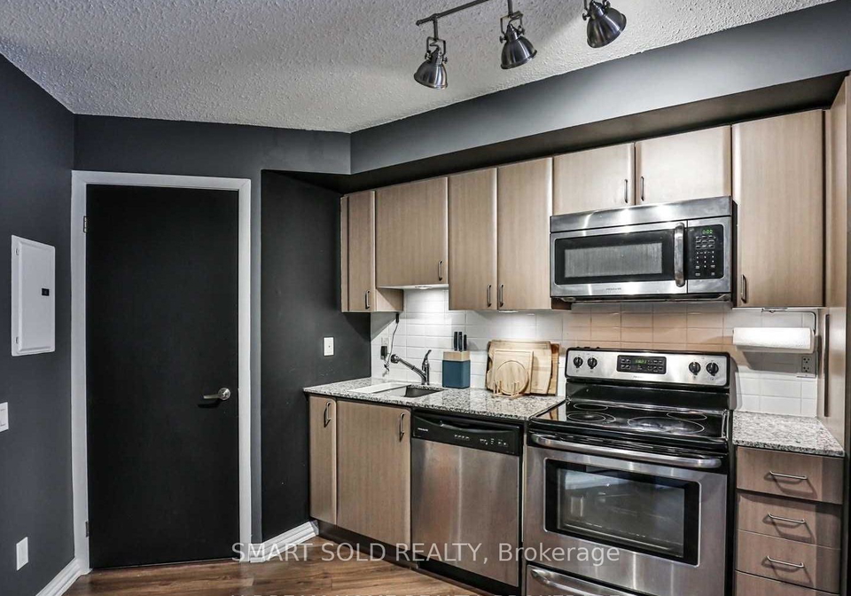 525-wilson-avenue-toronto-ontario-c13135892