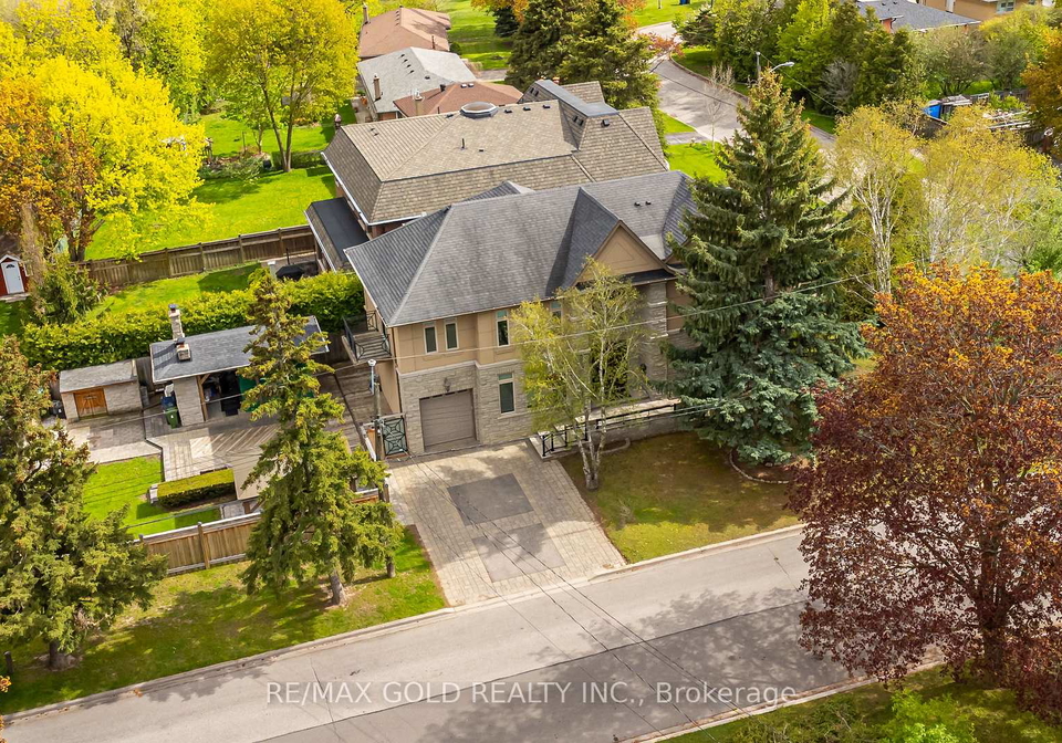 1-lissom-crescent-toronto-ontario-c13136042