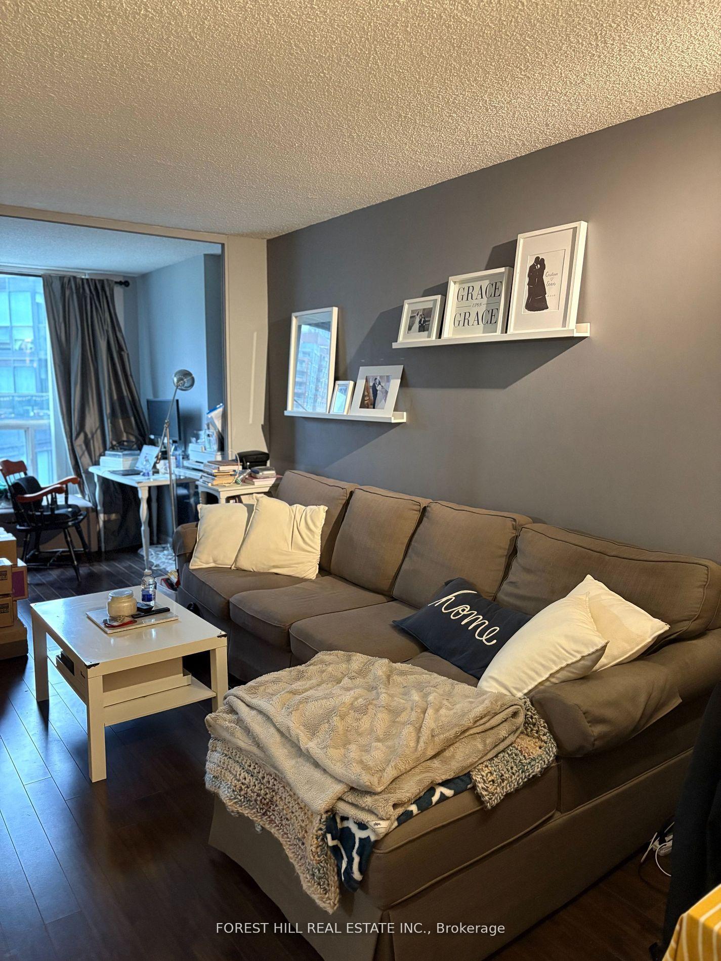 24-wellesley-street-w-toronto-ontario-c13136056