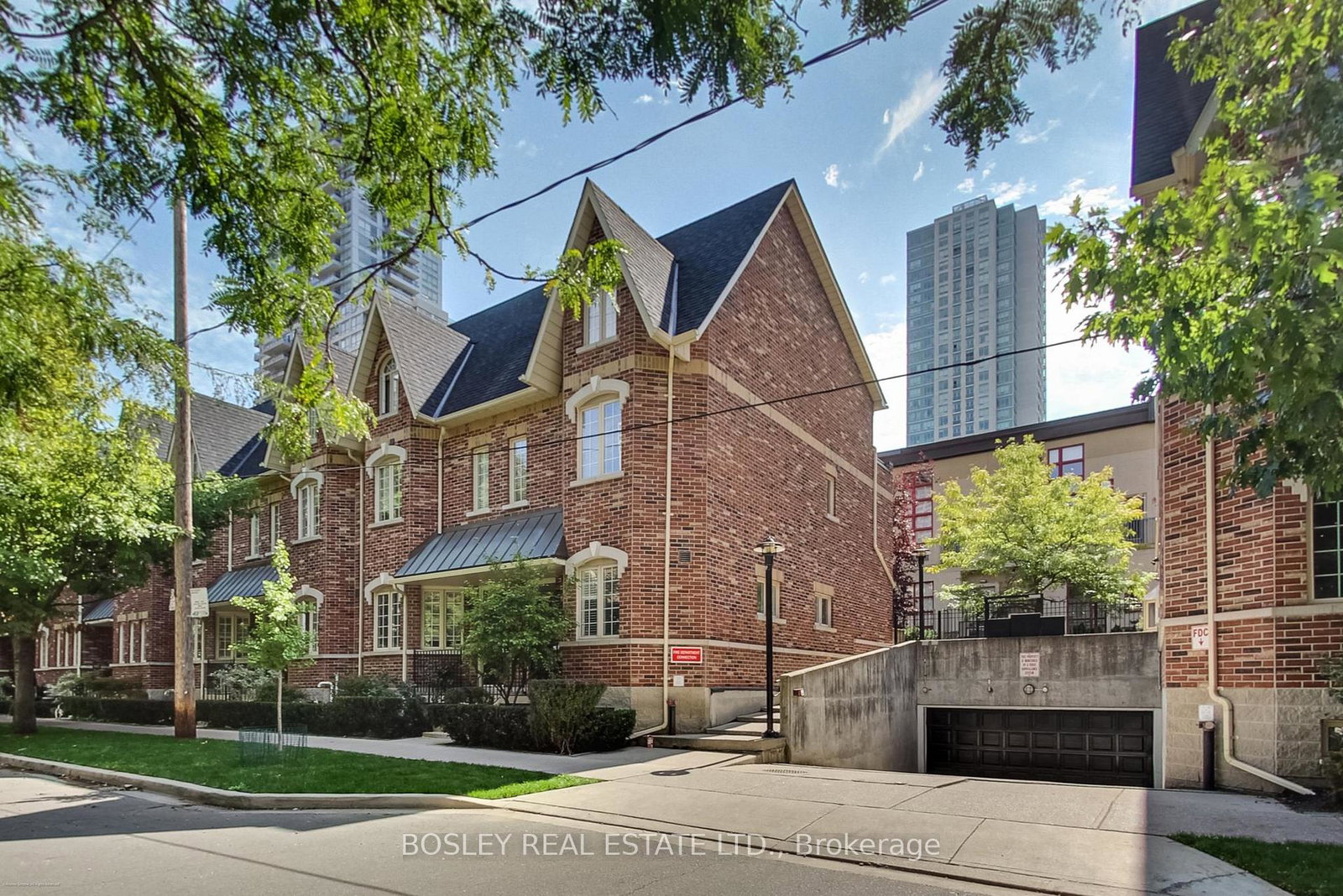 21-earl-street-toronto-ontario-c13136094