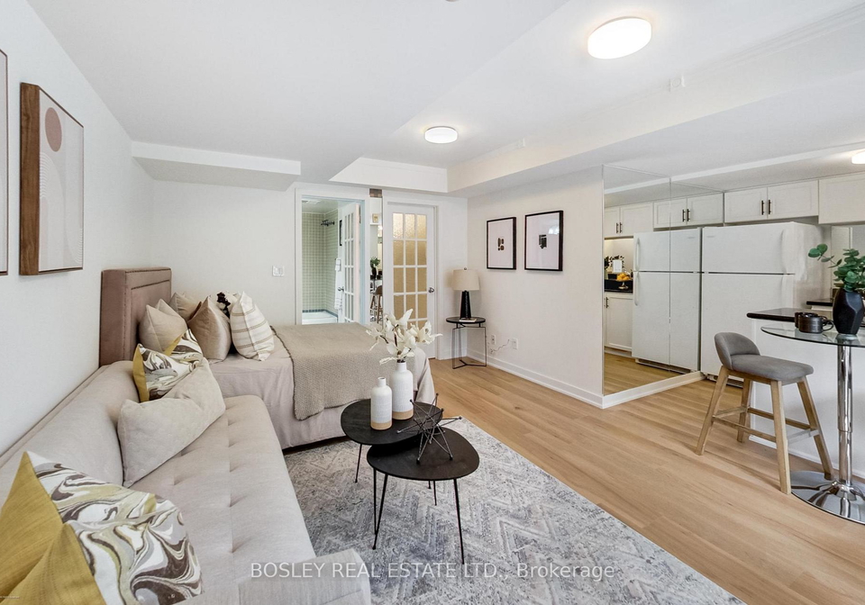 21-earl-street-toronto-ontario-c13136094