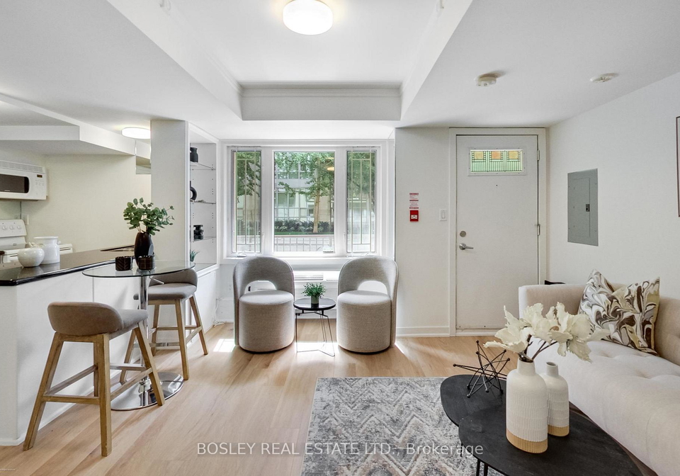 21-earl-street-toronto-ontario-c13136094